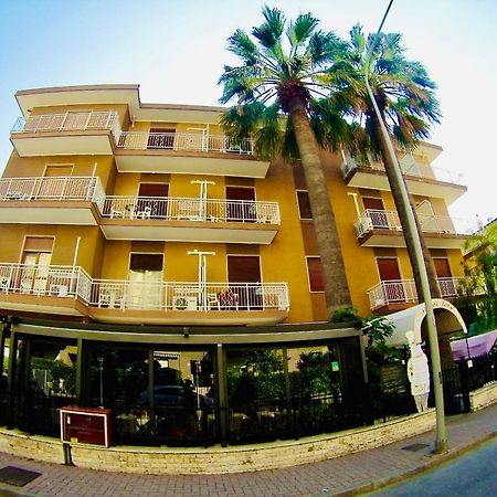 Marina dʼAndora Hotel Jole מראה חיצוני תמונה