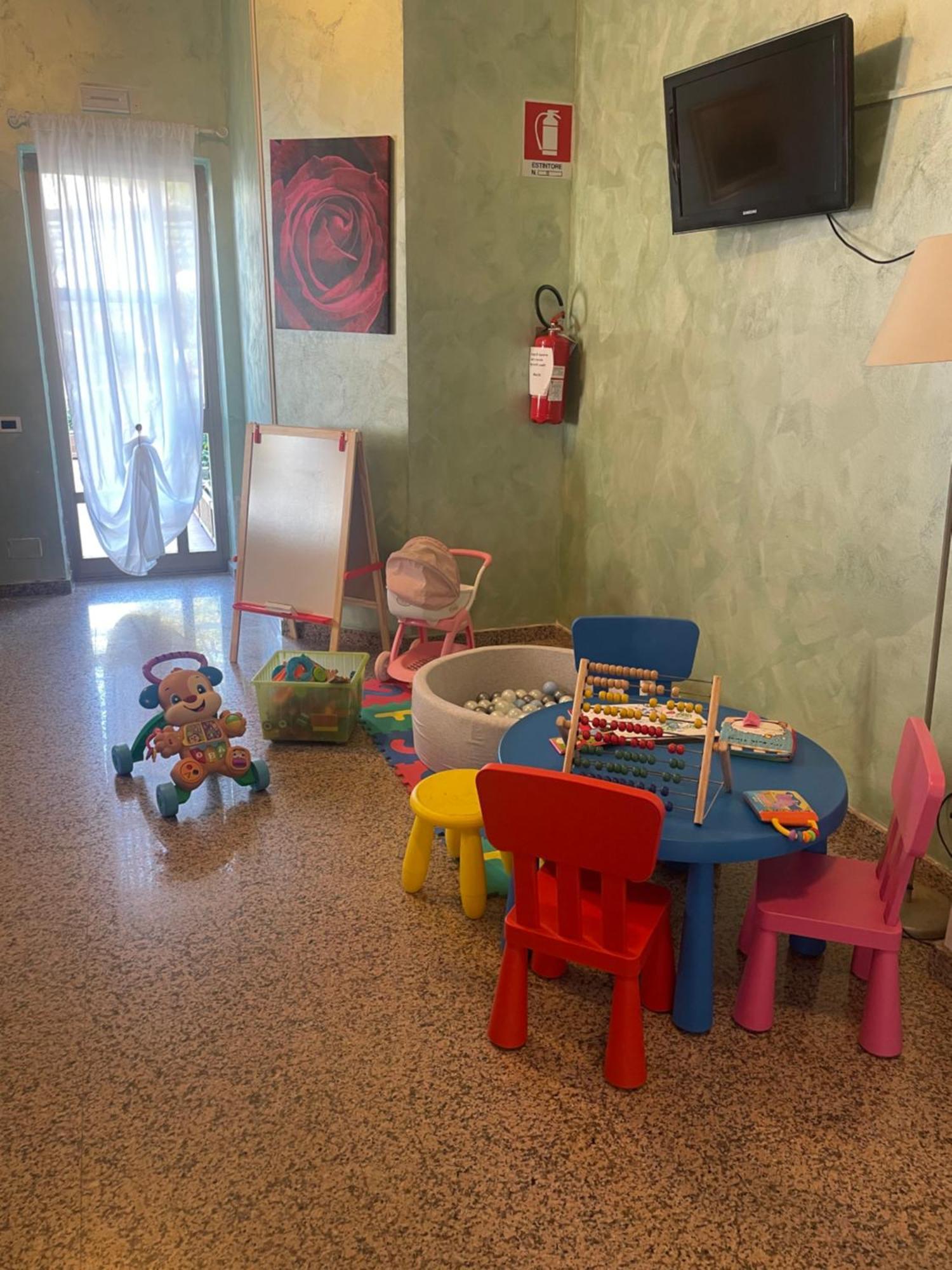 Marina dʼAndora Hotel Jole מראה חיצוני תמונה